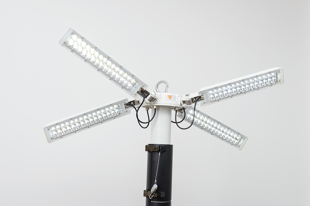 充電式特殊LED投光器「X-teraso」