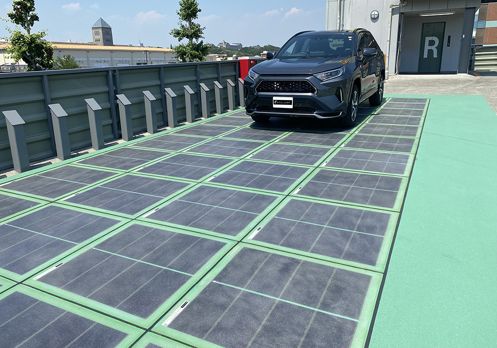 太陽光路面発電パネル「Solar Mobiway」